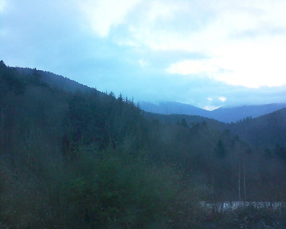 Le petit ballon vu depuis le Domaine Langmatt à Murbach le 10.01.2025 à 16:45 Le petit ballon (Alsace, Vosges) le 10.01.2025 à 16:45