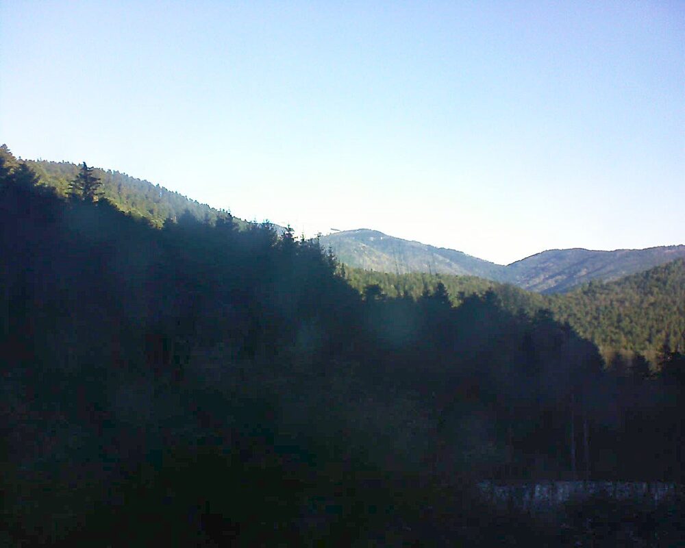 Le petit ballon vu depuis le Domaine Langmatt à Murbach le 11.01.2025 à 10:15 Le petit ballon (Alsace, Vosges) le 11.01.2025 à 10:15