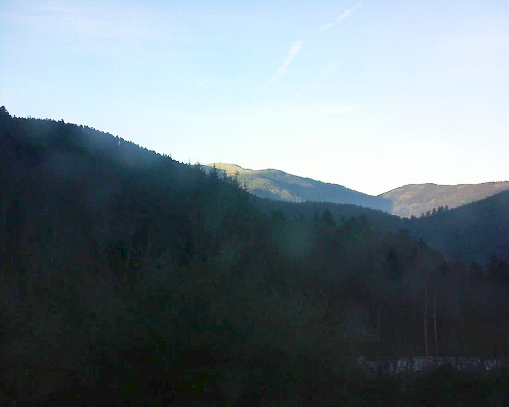 Le petit ballon vu depuis le Domaine Langmatt à Murbach le 14.01.2025 à 16:15 Le petit ballon (Alsace, Vosges) le 14.01.2025 à 16:15