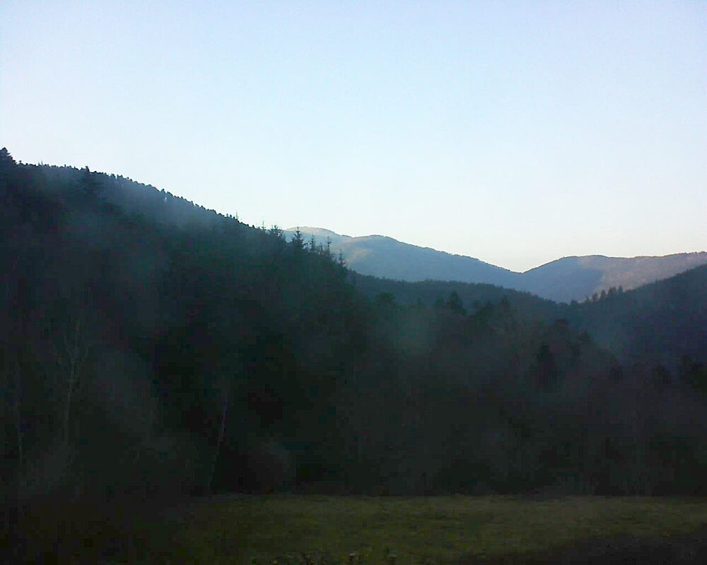 Le petit ballon vu depuis le Domaine Langmatt à Murbach le 02.03.2025 à 17:45 Le petit ballon (Alsace, Vosges) le 02.03.2025 à 17:45