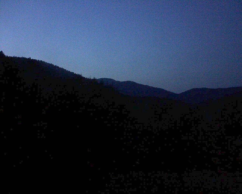 Le petit ballon vu depuis le Domaine Langmatt à Murbach le 03.04.2025 à 20:30 Le petit ballon (Alsace, Vosges) le 03.04.2025 à 20:30