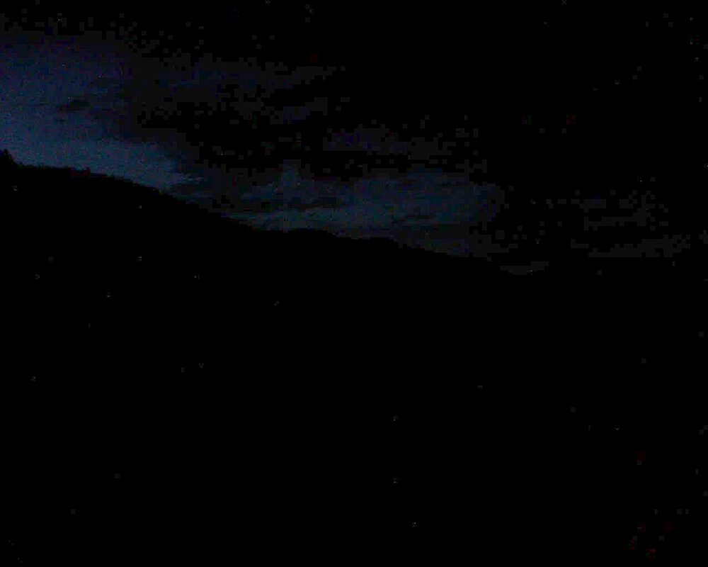Le petit ballon vu depuis le Domaine Langmatt à Murbach le 15.04.2025 à 21:00 Le petit ballon (Alsace, Vosges) le 15.04.2025 à 21:00
