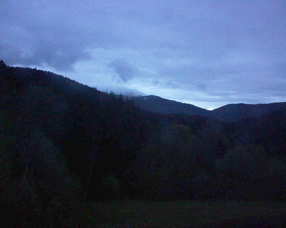 Le petit ballon vu depuis le Domaine Langmatt à Murbach le 17.04.2025 à 20:30 Le petit ballon (Alsace, Vosges) le 17.04.2025 à 20:30