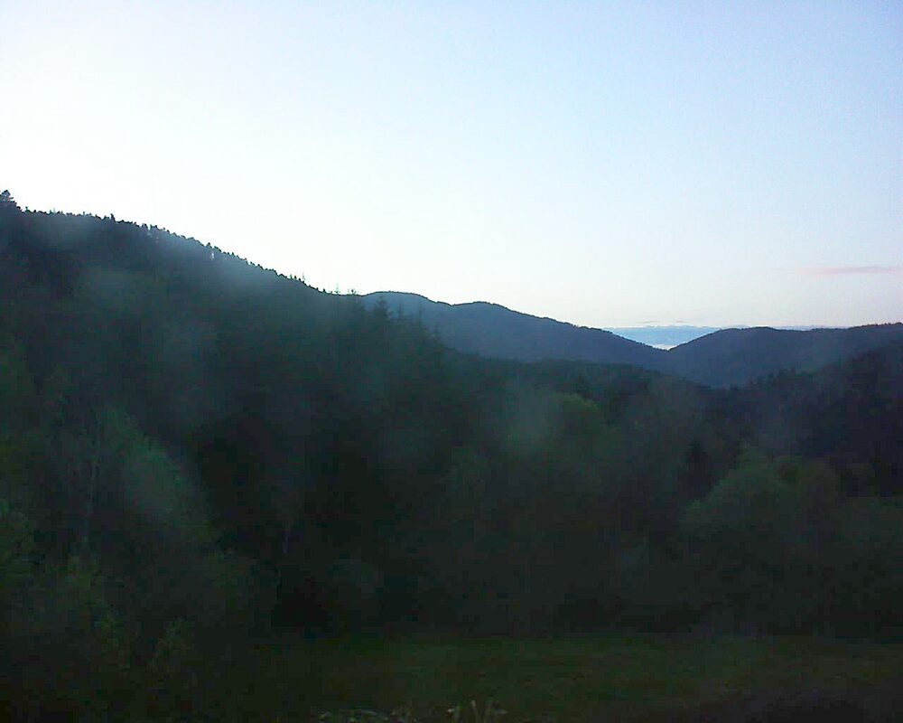 Le petit ballon vu depuis le Domaine Langmatt à Murbach le 19.04.2025 à 20:30 Le petit ballon (Alsace, Vosges) le 19.04.2025 à 20:30