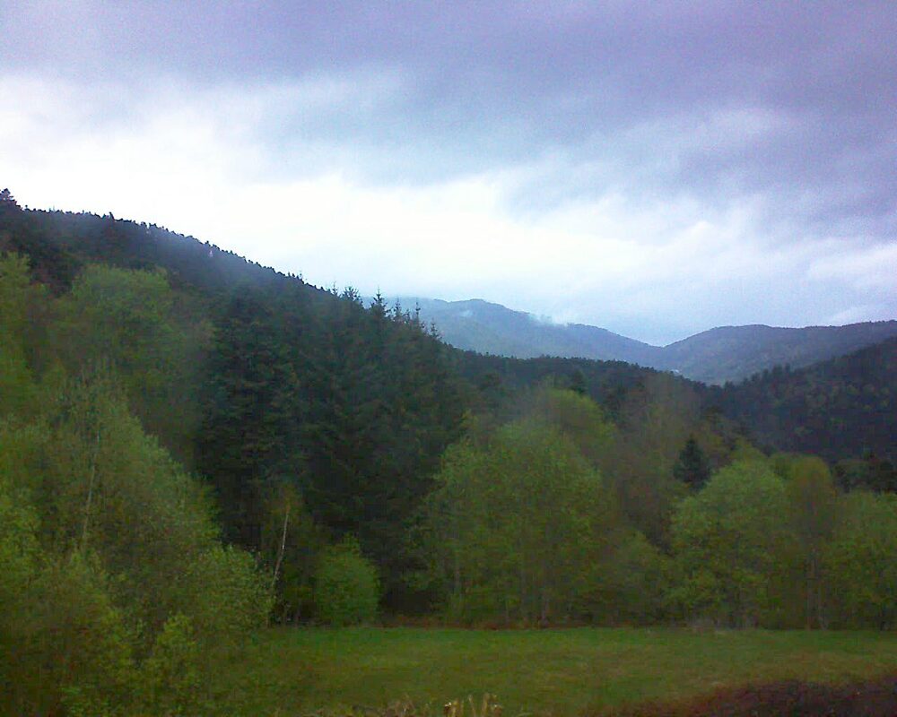 Le petit ballon vu depuis le Domaine Langmatt à Murbach le 24.04.2025 à 20:15 Le petit ballon (Alsace, Vosges) le 24.04.2025 à 20:15