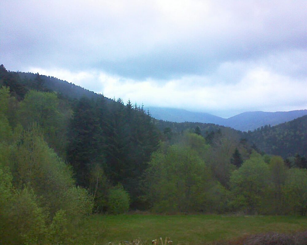 Le petit ballon vu depuis le Domaine Langmatt à Murbach le 25.04.2025 à 20:15 Le petit ballon (Alsace, Vosges) le 25.04.2025 à 20:15