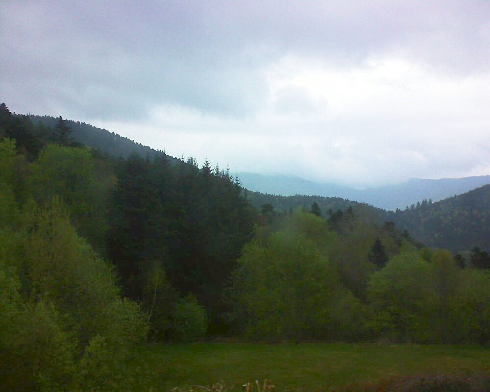 Le petit ballon vu depuis le Domaine Langmatt à Murbach le 26.04.2025 à 19:15 Le petit ballon (Alsace, Vosges) le 26.04.2025 à 19:15