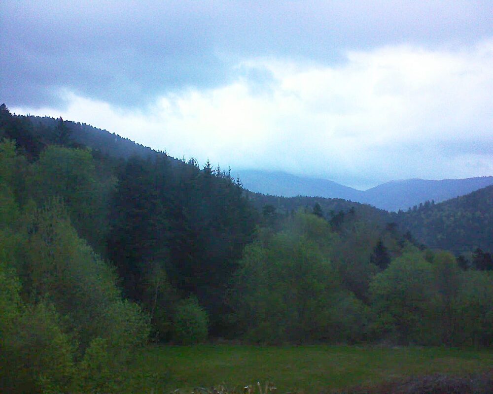 Le petit ballon vu depuis le Domaine Langmatt à Murbach le 26.04.2025 à 20:30 Le petit ballon (Alsace, Vosges) le 26.04.2025 à 20:30