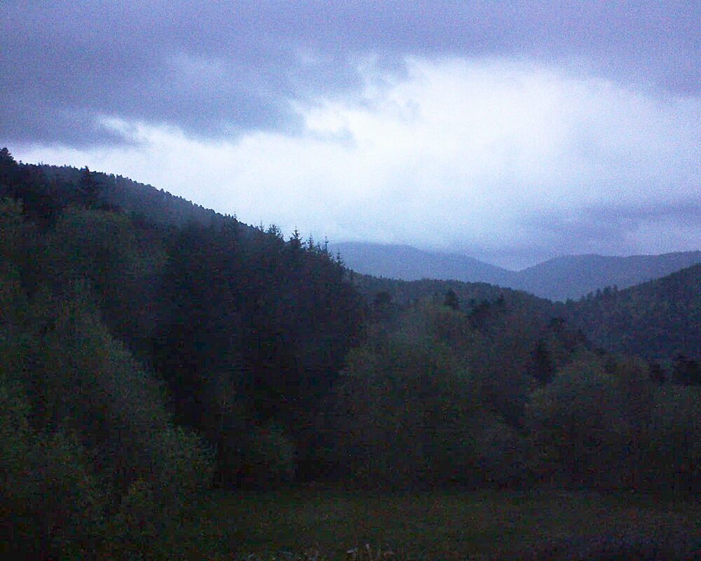 Le petit ballon vu depuis le Domaine Langmatt à Murbach le 26.04.2025 à 20:45 Le petit ballon (Alsace, Vosges) le 26.04.2025 à 20:45