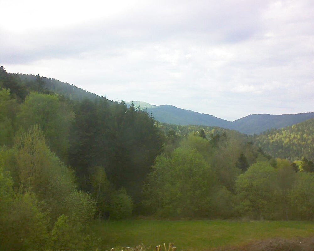 Le petit ballon vu depuis le Domaine Langmatt à Murbach le 27.04.2025 à 17:30 Le petit ballon (Alsace, Vosges) le 27.04.2025 à 17:30