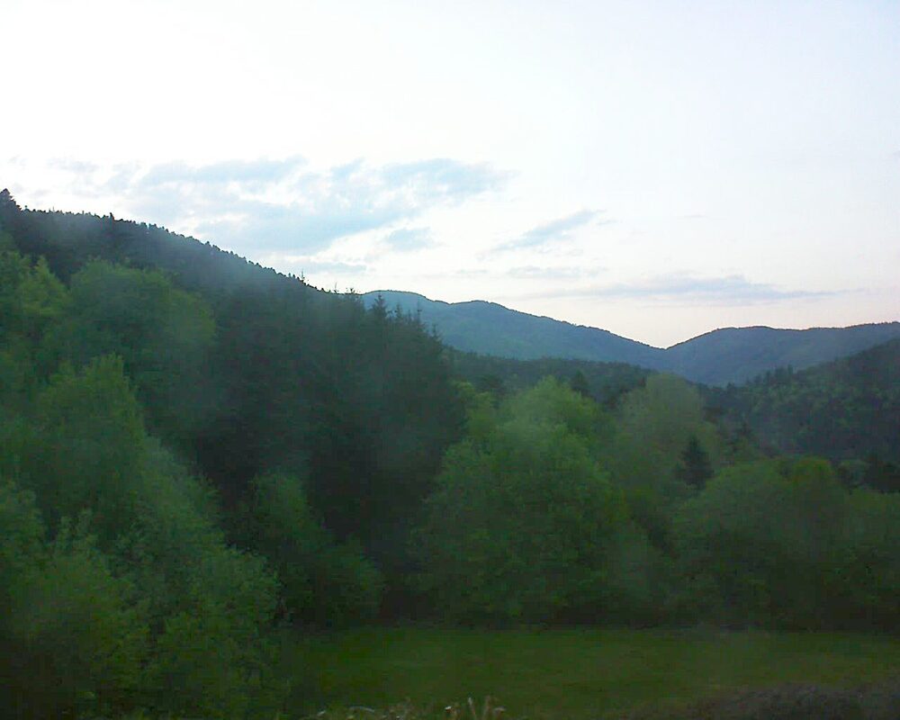 Le petit ballon vu depuis le Domaine Langmatt à Murbach le 01.05.2025 à 20:30 Le petit ballon (Alsace, Vosges) le 01.05.2025 à 20:30
