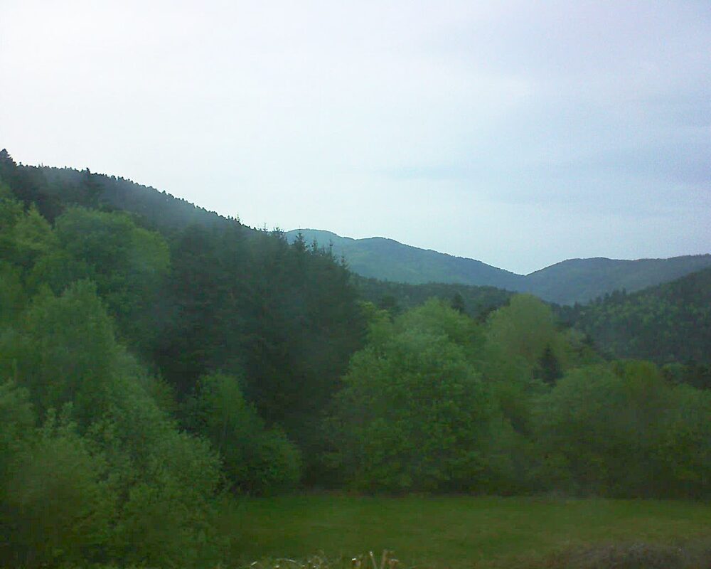 Le petit ballon vu depuis le Domaine Langmatt à Murbach le 02.05.2025 à 20:30 Le petit ballon (Alsace, Vosges) le 02.05.2025 à 20:30