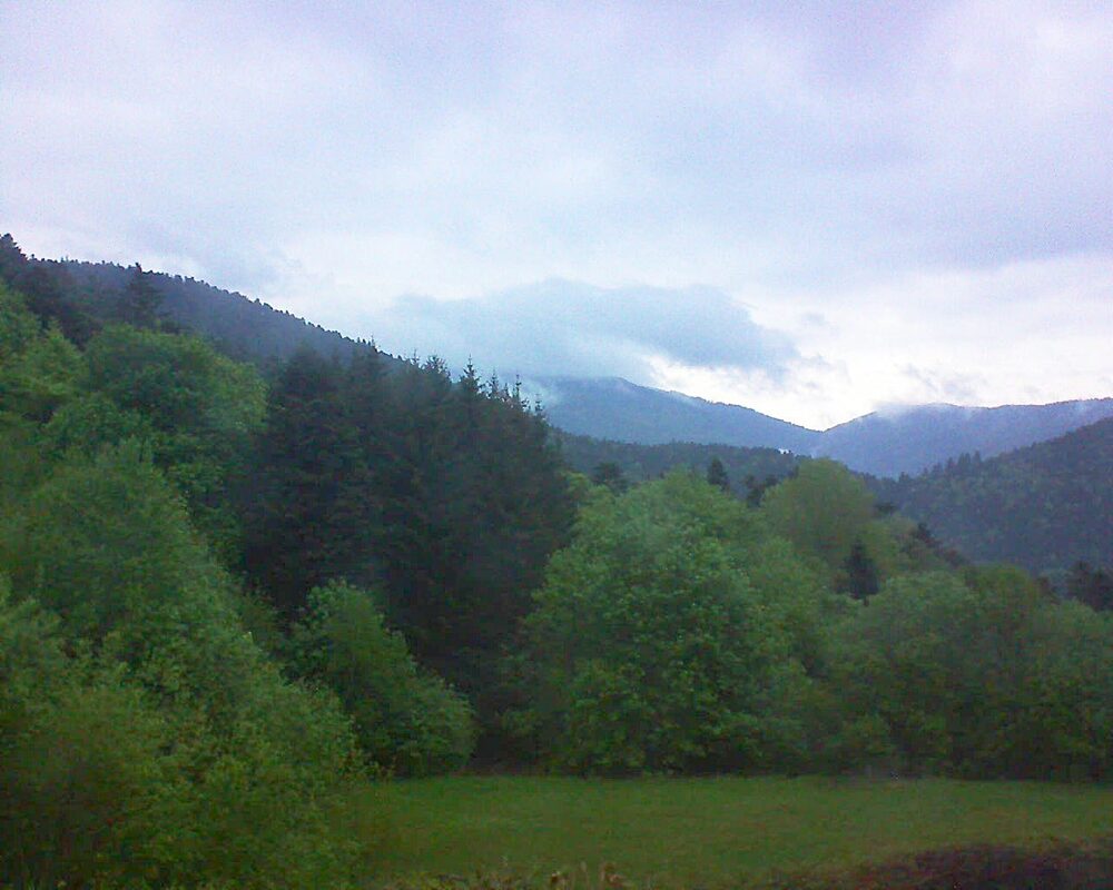 Le petit ballon vu depuis le Domaine Langmatt à Murbach le 05.05.2025 à 20:30 Le petit ballon (Alsace, Vosges) le 05.05.2025 à 20:30