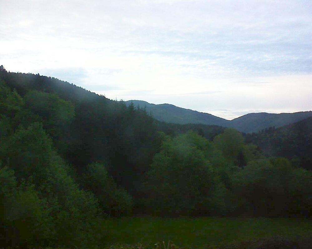 Le petit ballon vu depuis le Domaine Langmatt à Murbach le 06.05.2025 à 20:30 Le petit ballon (Alsace, Vosges) le 06.05.2025 à 20:30