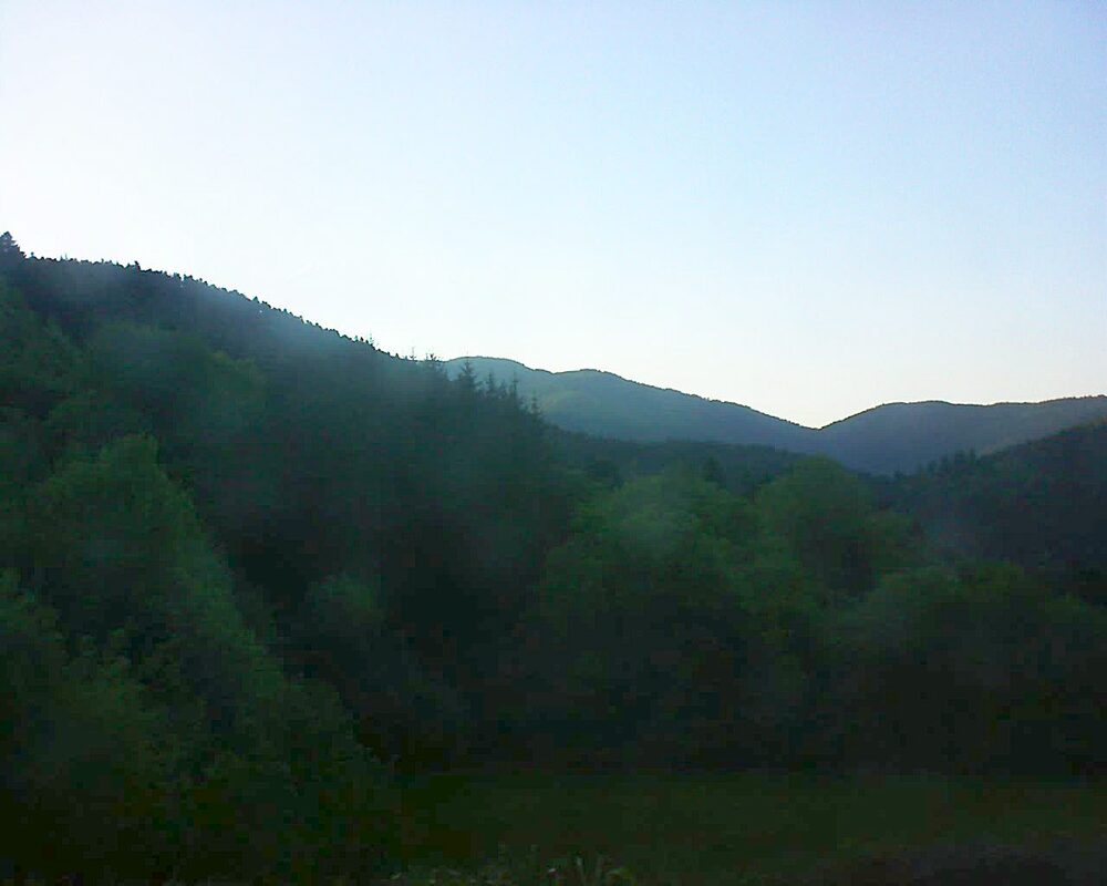 Le petit ballon vu depuis le Domaine Langmatt à Murbach le 11.05.2025 à 20:15 Le petit ballon (Alsace, Vosges) le 11.05.2025 à 20:15