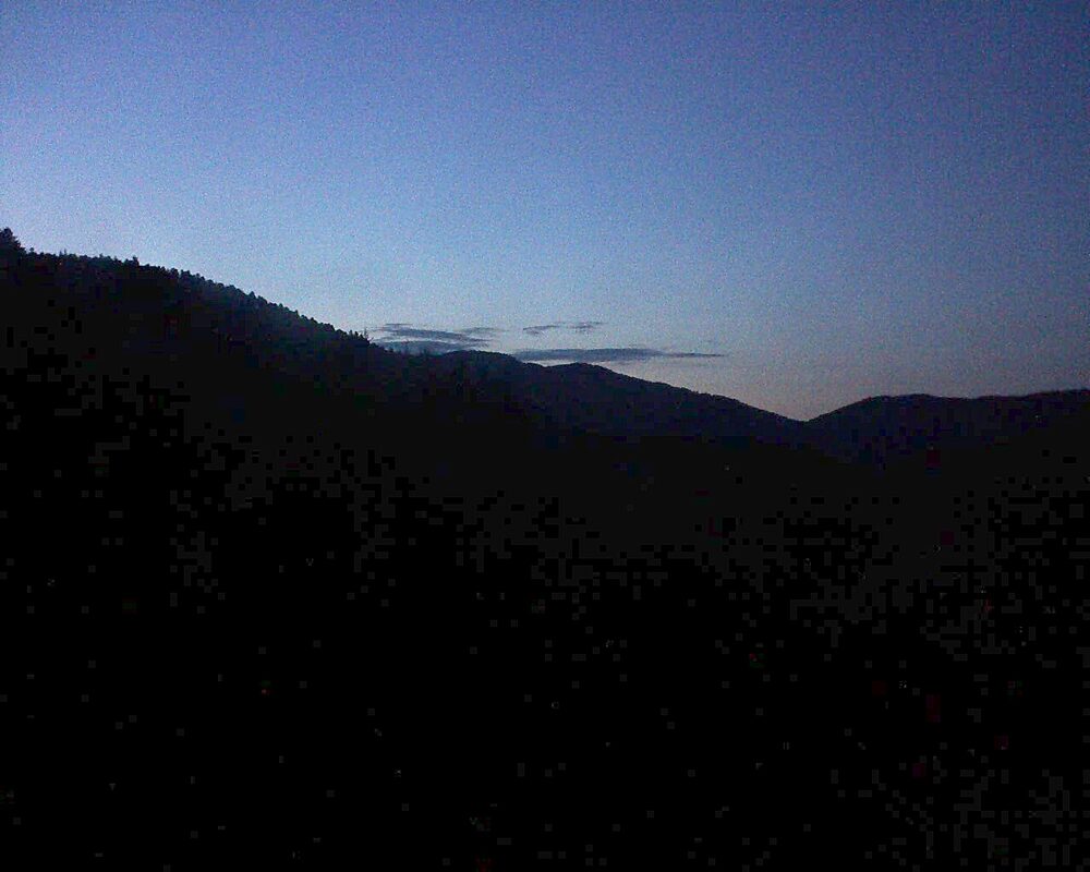 Le petit ballon vu depuis le Domaine Langmatt à Murbach le 11.05.2025 à 21:30 Le petit ballon (Alsace, Vosges) le 11.05.2025 à 21:30