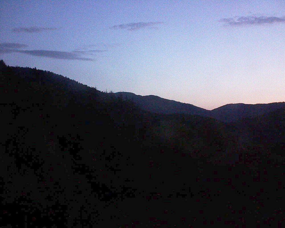 Le petit ballon vu depuis le Domaine Langmatt à Murbach le 12.05.2025 à 05:30 Le petit ballon (Alsace, Vosges) le 12.05.2025 à 05:30