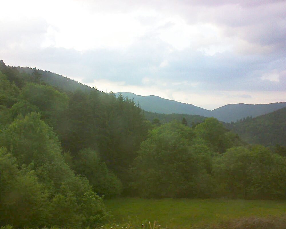 Le petit ballon vu depuis le Domaine Langmatt à Murbach le 17.05.2025 à 20:30 Le petit ballon (Alsace, Vosges) le 17.05.2025 à 20:30