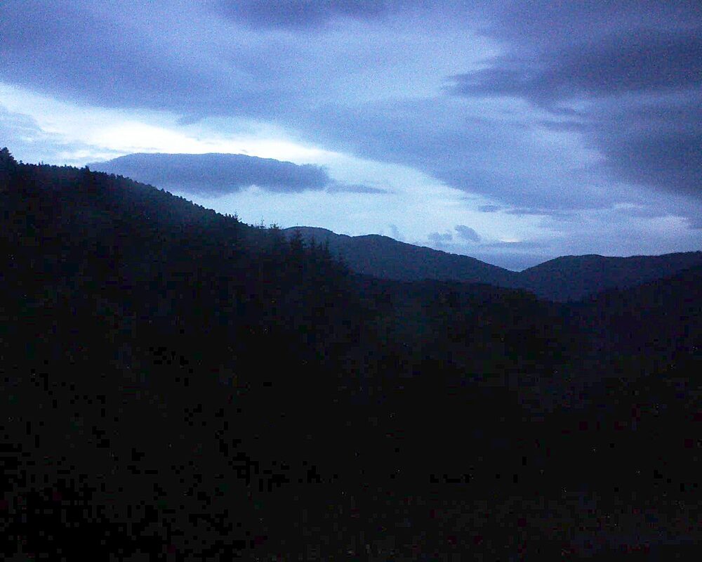 Le petit ballon vu depuis le Domaine Langmatt à Murbach le 25.05.2025 à 05:30 Le petit ballon (Alsace, Vosges) le 25.05.2025 à 05:30
