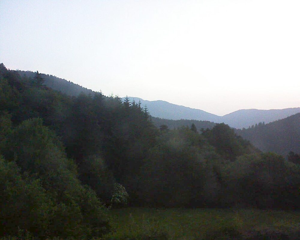 Le petit ballon vu depuis le Domaine Langmatt à Murbach le 11.06.2025 à 05:15 Le petit ballon (Alsace, Vosges) le 11.06.2025 à 05:15