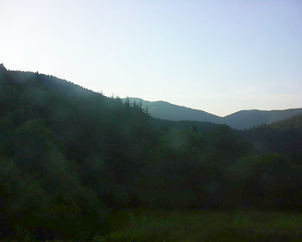 Le petit ballon vu depuis le Domaine Langmatt à Murbach le 17.06.2025 à 20:30 Le petit ballon (Alsace, Vosges) le 17.06.2025 à 20:30