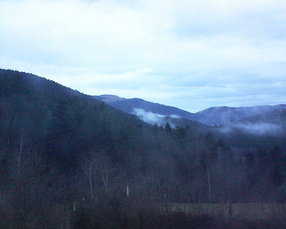 Le petit ballon vu depuis le Domaine Langmatt à Murbach le 11.03.2018 à 18:30 Le petit ballon (Alsace, Vosges) le 11.03.2018 à 18:30