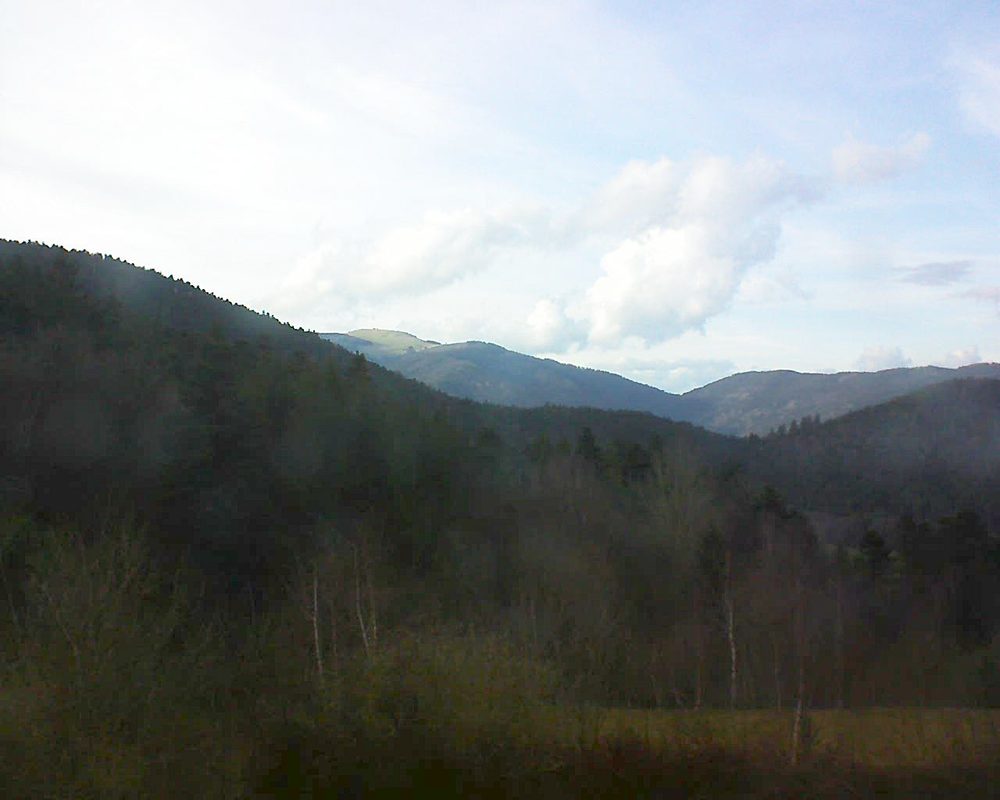 Le petit ballon vu depuis le Domaine Langmatt à Murbach le 31.03.2018 à 18:30 Le petit ballon (Alsace, Vosges) le 31.03.2018 à 18:30
