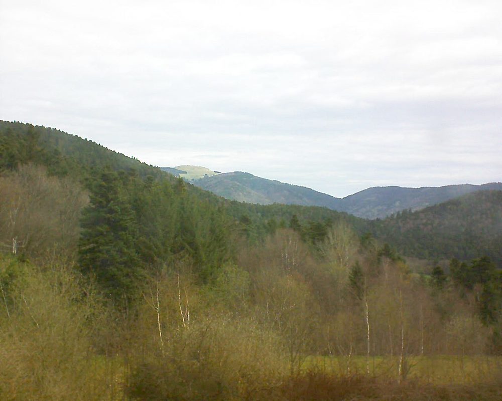 Le petit ballon vu depuis le Domaine Langmatt à Murbach le 14.04.2018 à 10:15 Le petit ballon (Alsace, Vosges) le 14.04.2018 à 10:15