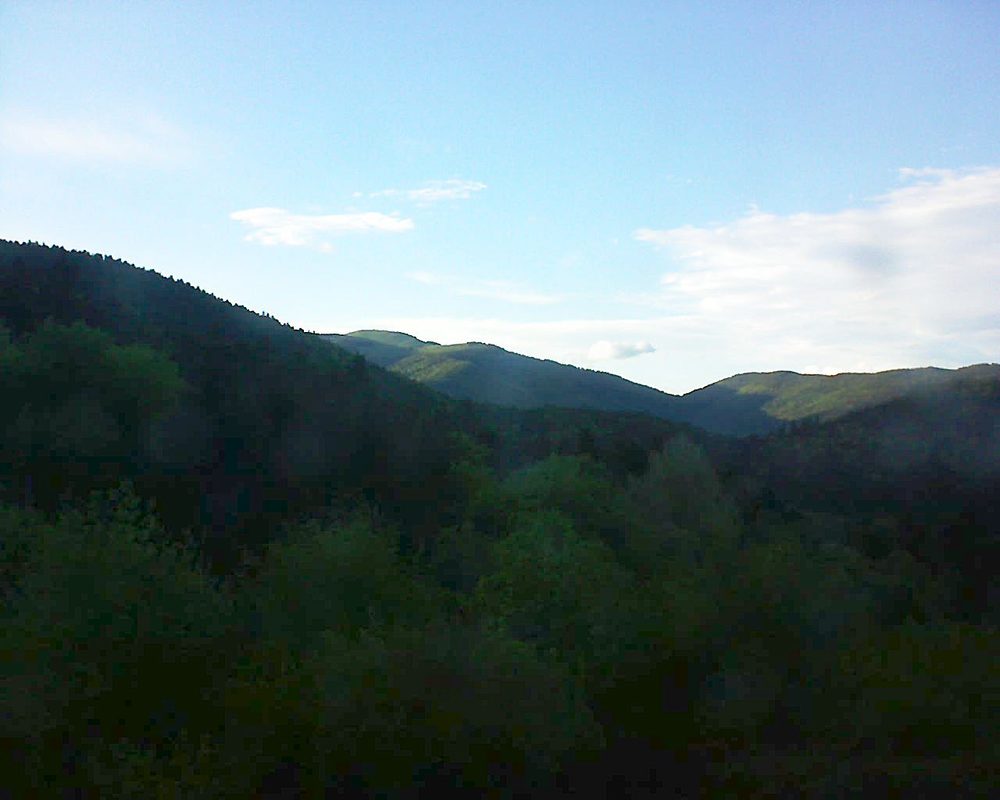 Le petit ballon vu depuis le Domaine Langmatt à Murbach le 30.04.2018 à 19:30 Le petit ballon (Alsace, Vosges) le 30.04.2018 à 19:30