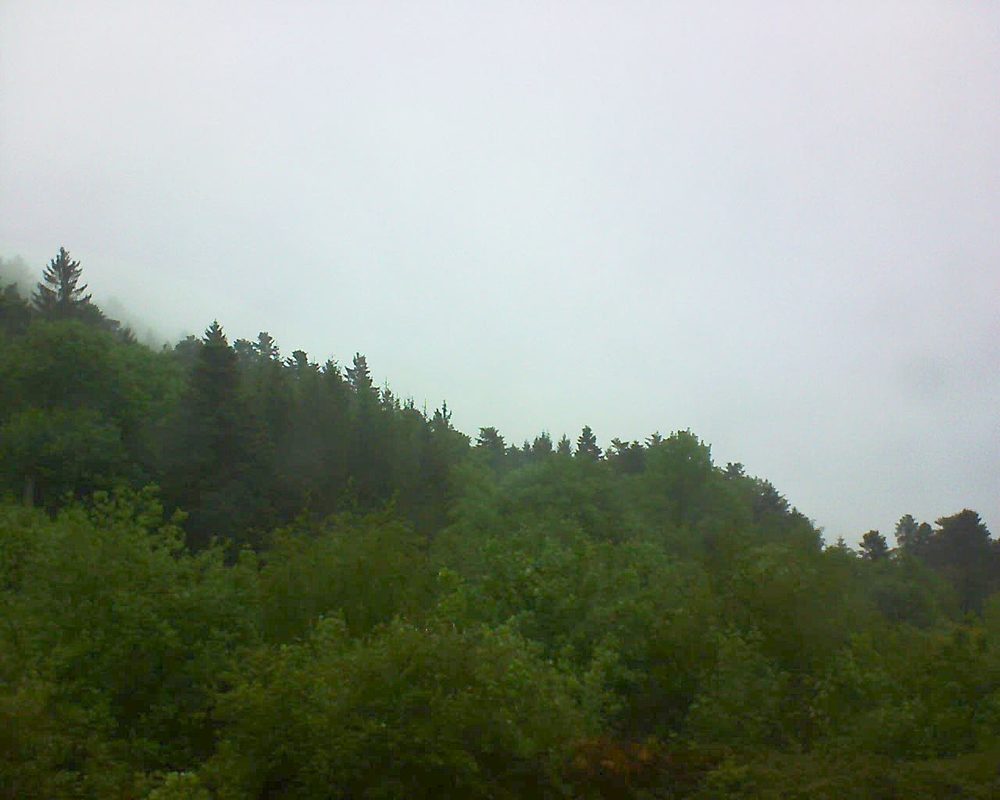 Le petit ballon vu depuis le Domaine Langmatt à Murbach le 13.05.2018 à 10:15 Le petit ballon (Alsace, Vosges) le 13.05.2018 à 10:15