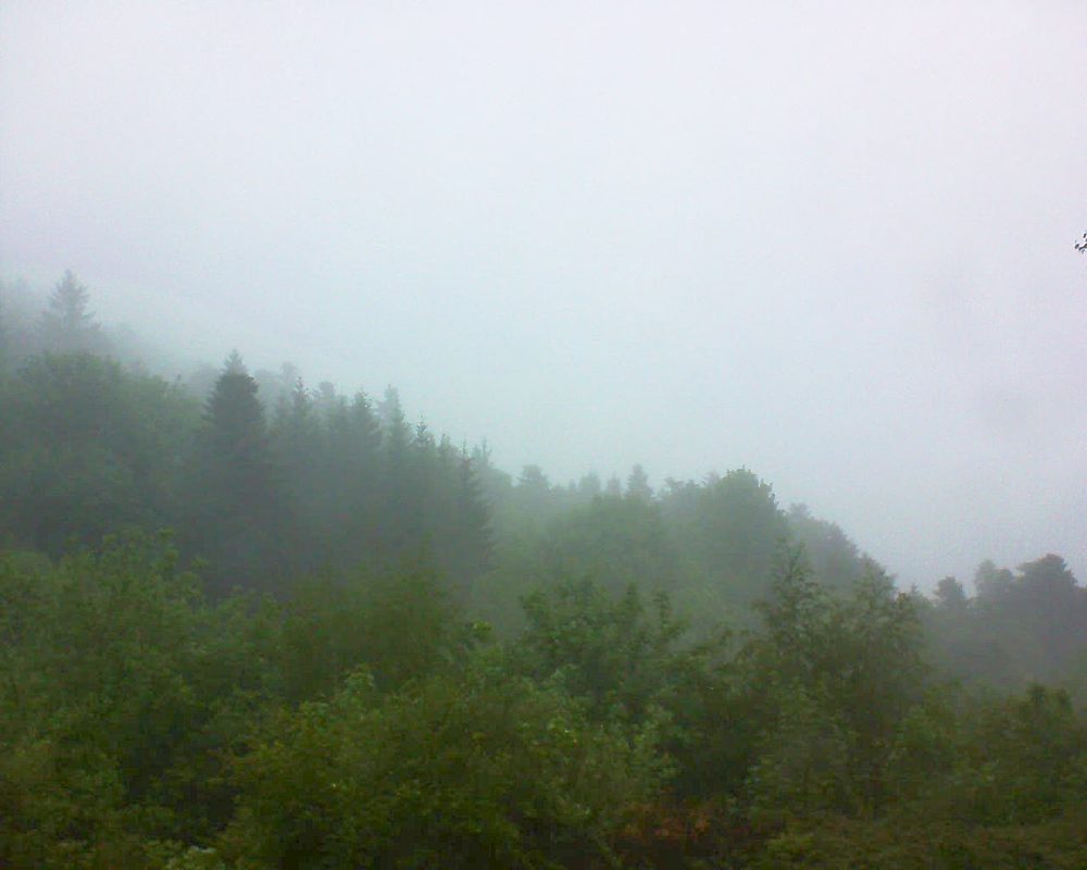 Le petit ballon vu depuis le Domaine Langmatt à Murbach le 14.05.2018 à 07:15 Le petit ballon (Alsace, Vosges) le 14.05.2018 à 07:15