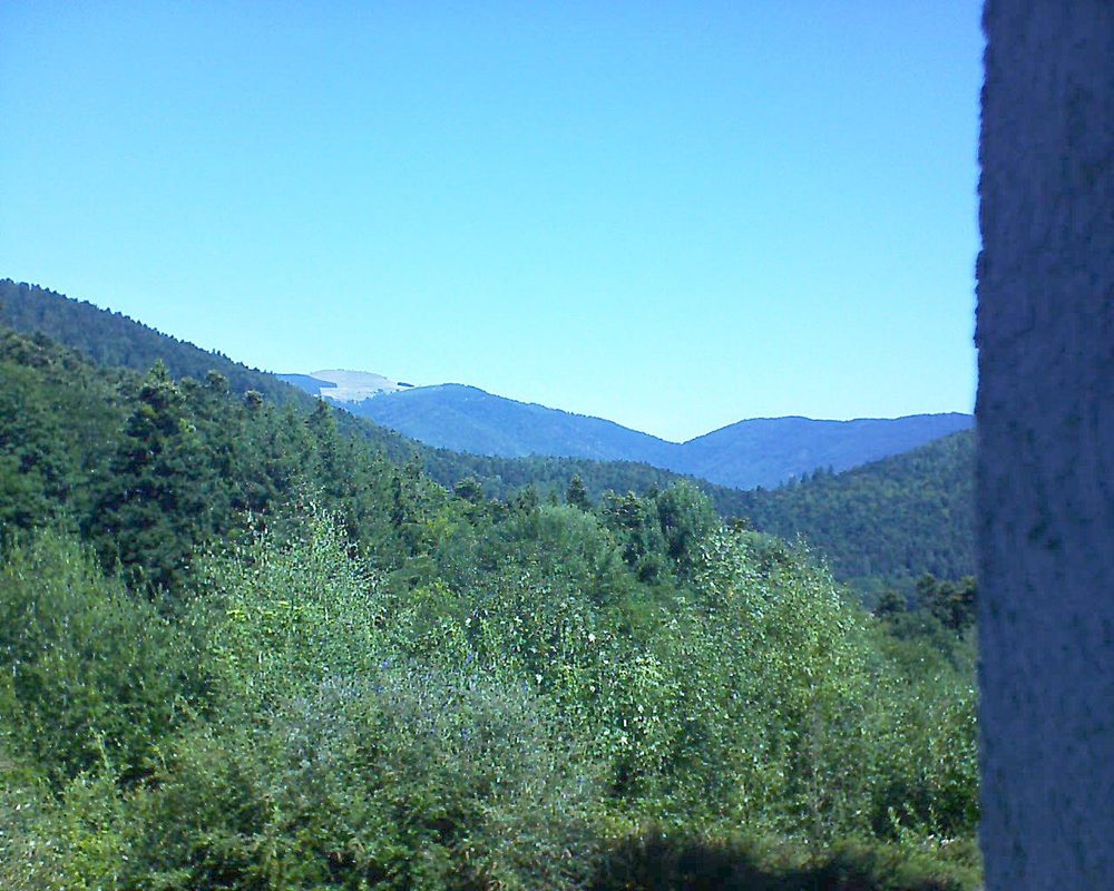 Le petit ballon vu depuis le Domaine Langmatt à Murbach le 16.08.2018 à 12:00 Le petit ballon (Alsace, Vosges) le 16.08.2018 à 12:00