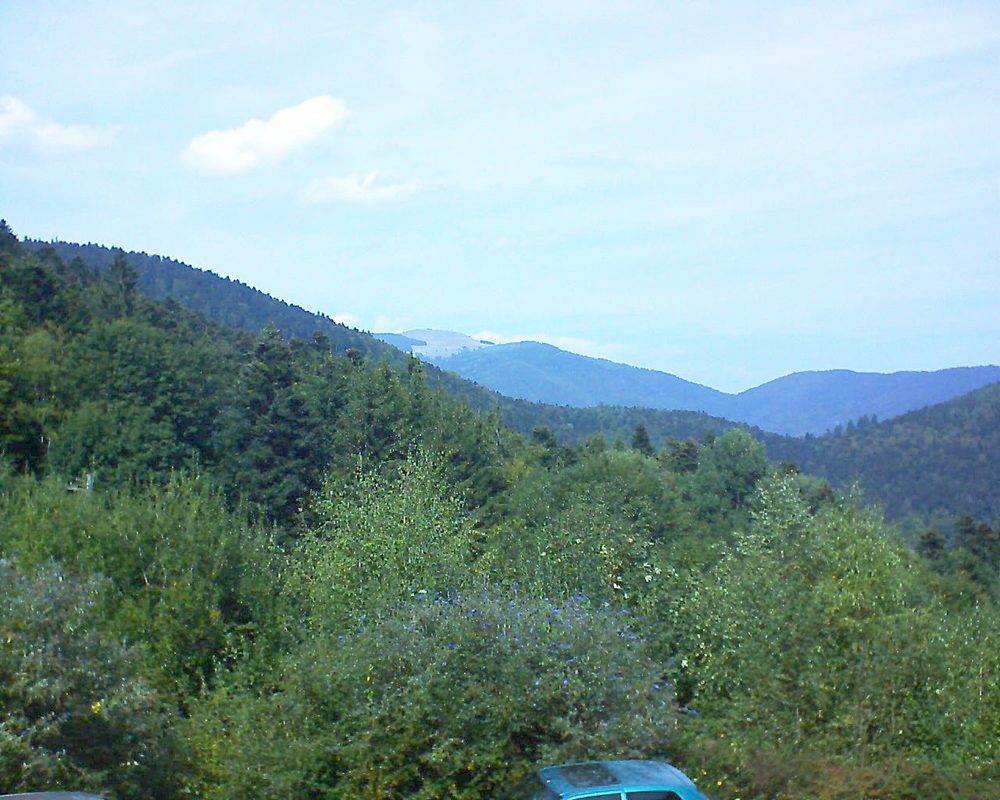 Le petit ballon vu depuis le Domaine Langmatt à Murbach le 16.09.2018 à 14:00 Le petit ballon (Alsace, Vosges) le 16.09.2018 à 14:00