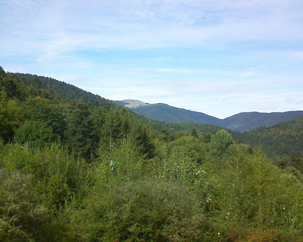 Le petit ballon vu depuis le Domaine Langmatt à Murbach le 22.09.2018 à 14:45 Le petit ballon (Alsace, Vosges) le 22.09.2018 à 14:45