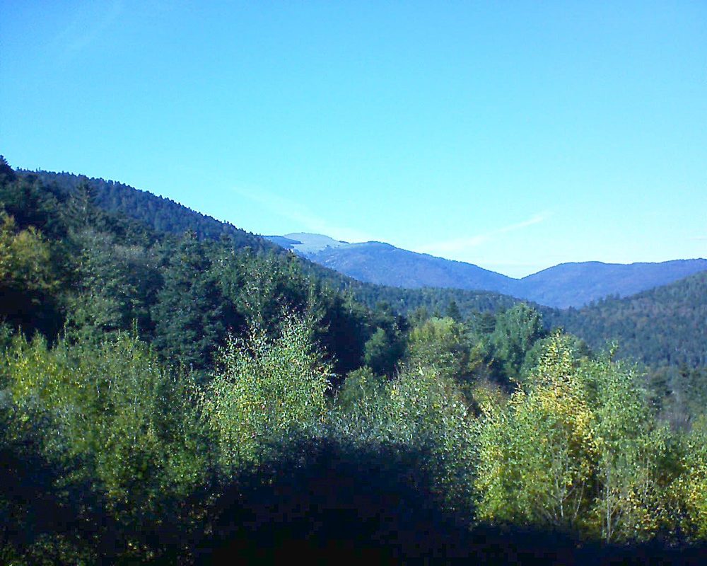 Le petit ballon vu depuis le Domaine Langmatt à Murbach le 22.10.2018 à 15:45 Le petit ballon (Alsace, Vosges) le 22.10.2018 à 15:45