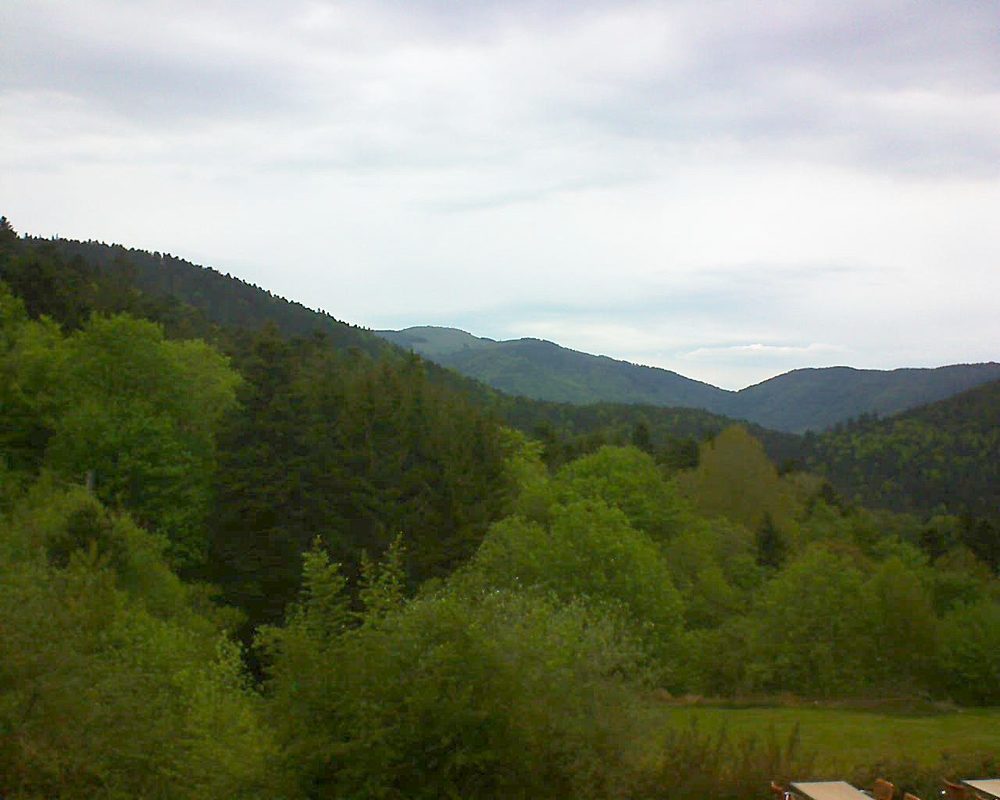 Le petit ballon vu depuis le Domaine Langmatt à Murbach le 17.05.2019 à 18:30 Le petit ballon (Alsace, Vosges) le 17.05.2019 à 18:30