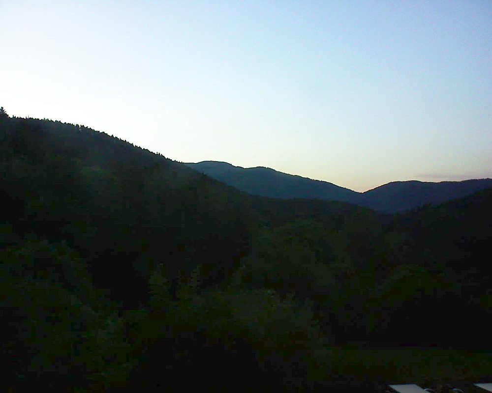 Le petit ballon vu depuis le Domaine Langmatt à Murbach le 31.05.2019 à 21:30 Le petit ballon (Alsace, Vosges) le 31.05.2019 à 21:30