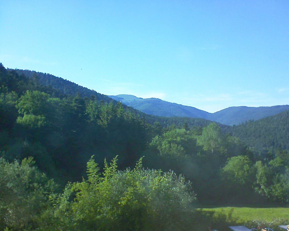 Le petit ballon vu depuis le Domaine Langmatt à Murbach le 01.06.2019 à 18:30 Le petit ballon (Alsace, Vosges) le 01.06.2019 à 18:30