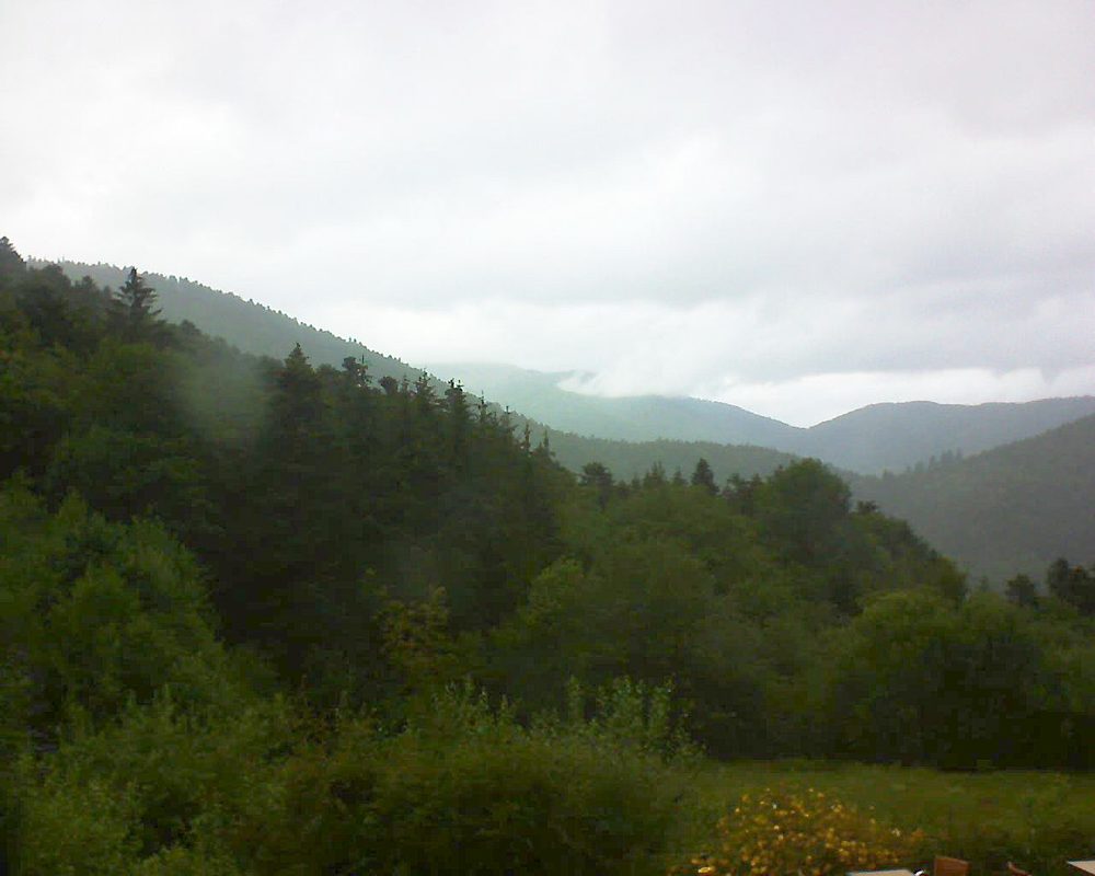 Le petit ballon vu depuis le Domaine Langmatt à Murbach le 16.07.2020 à 12:00 Le petit ballon (Alsace, Vosges) le 16.07.2020 à 12:00