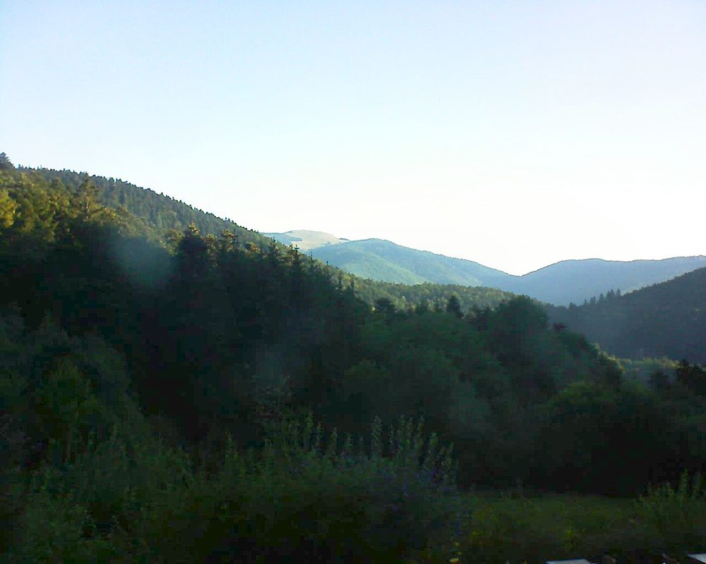 Le petit ballon vu depuis le Domaine Langmatt à Murbach le 06.08.2020 à 07:30 Le petit ballon (Alsace, Vosges) le 06.08.2020 à 07:30