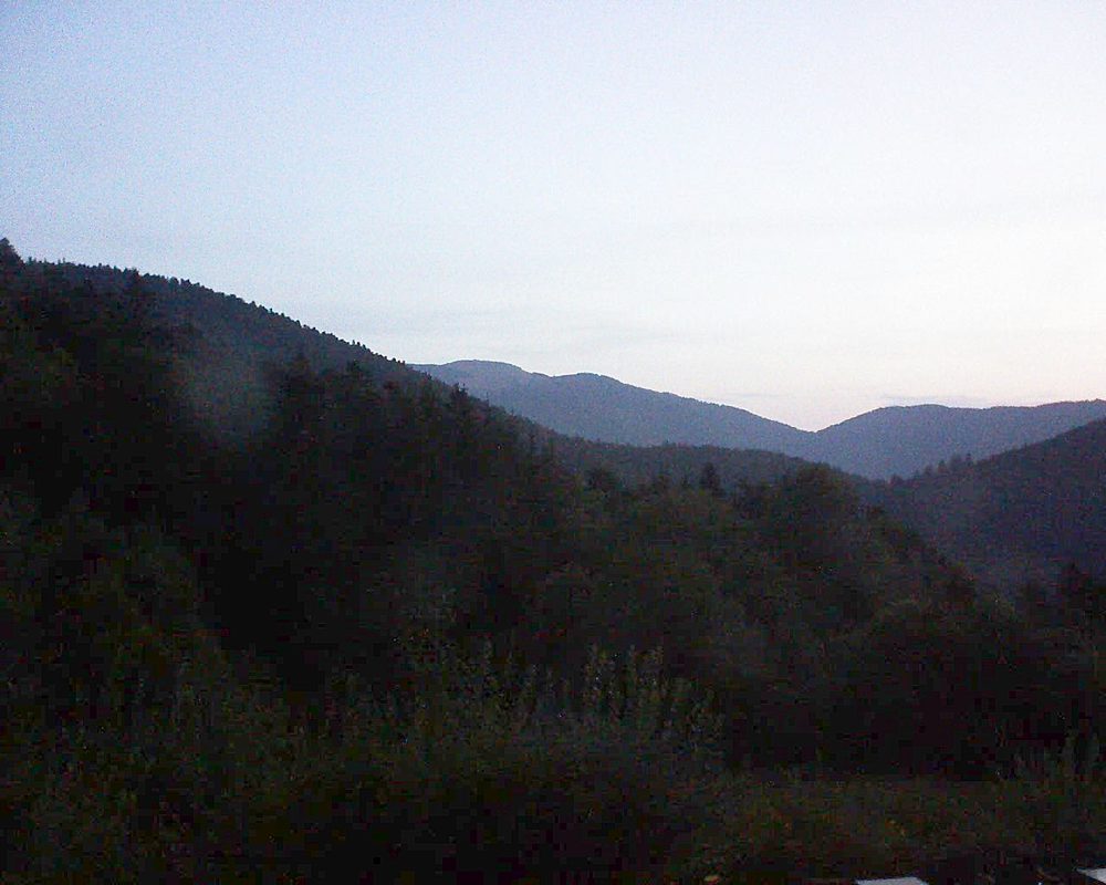Le petit ballon vu depuis le Domaine Langmatt à Murbach le 10.08.2020 à 06:00 Le petit ballon (Alsace, Vosges) le 10.08.2020 à 06:00