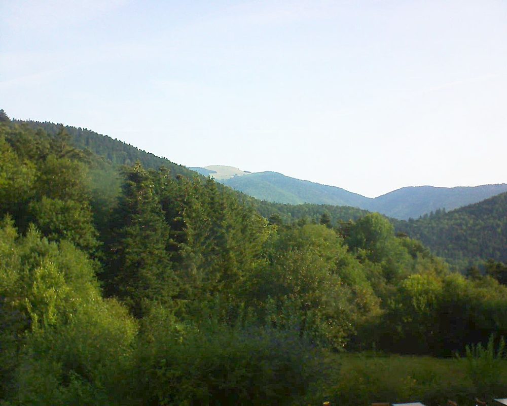 Le petit ballon vu depuis le Domaine Langmatt à Murbach le 11.08.2020 à 09:00 Le petit ballon (Alsace, Vosges) le 11.08.2020 à 09:00