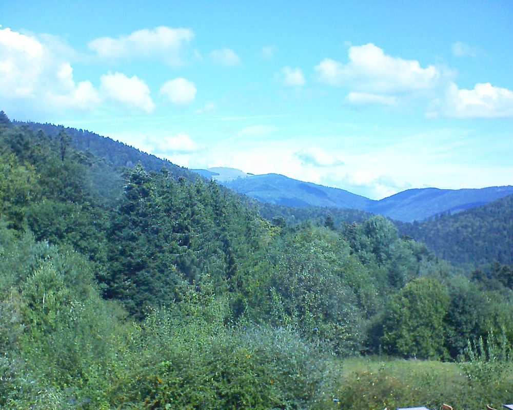 Le petit ballon vu depuis le Domaine Langmatt à Murbach le 10.09.2020 à 12:00 Le petit ballon (Alsace, Vosges) le 10.09.2020 à 12:00