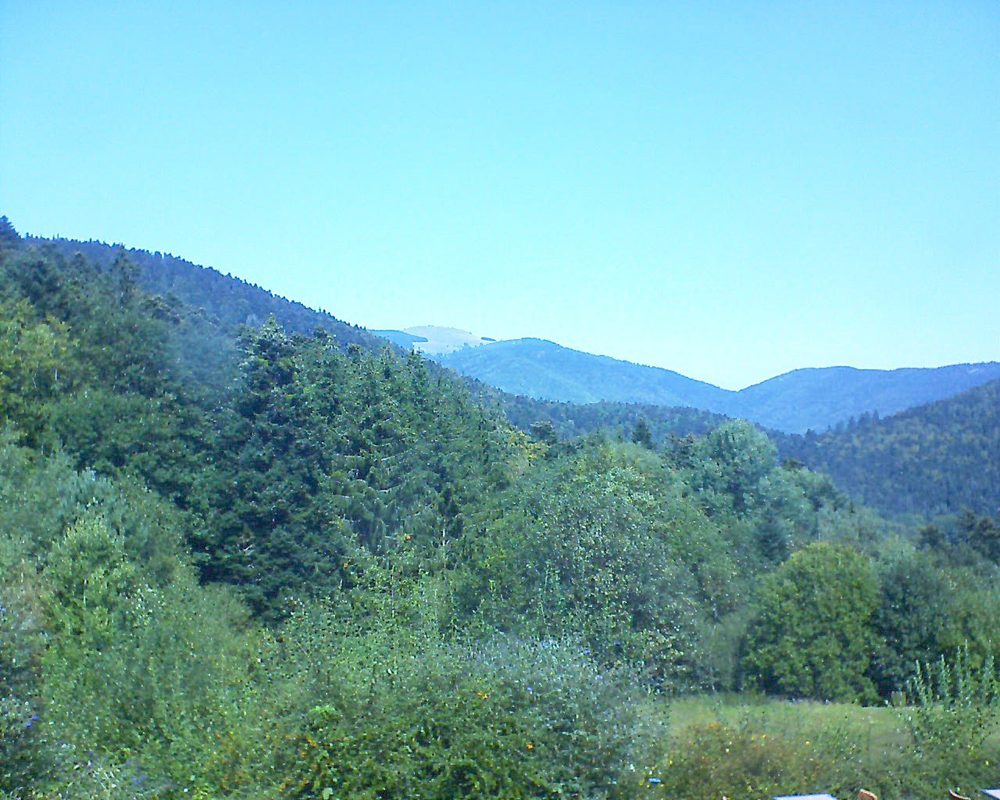 Le petit ballon vu depuis le Domaine Langmatt à Murbach le 13.09.2020 à 12:45 Le petit ballon (Alsace, Vosges) le 13.09.2020 à 12:45