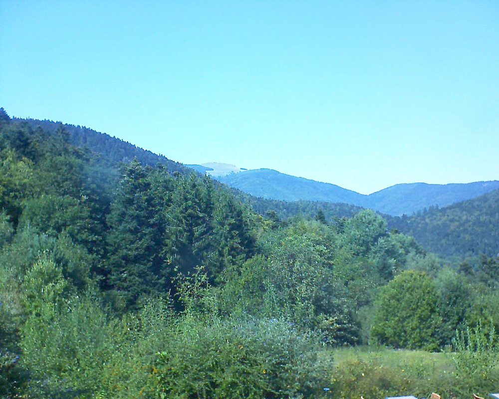 Le petit ballon vu depuis le Domaine Langmatt à Murbach le 13.09.2020 à 14:45 Le petit ballon (Alsace, Vosges) le 13.09.2020 à 14:45