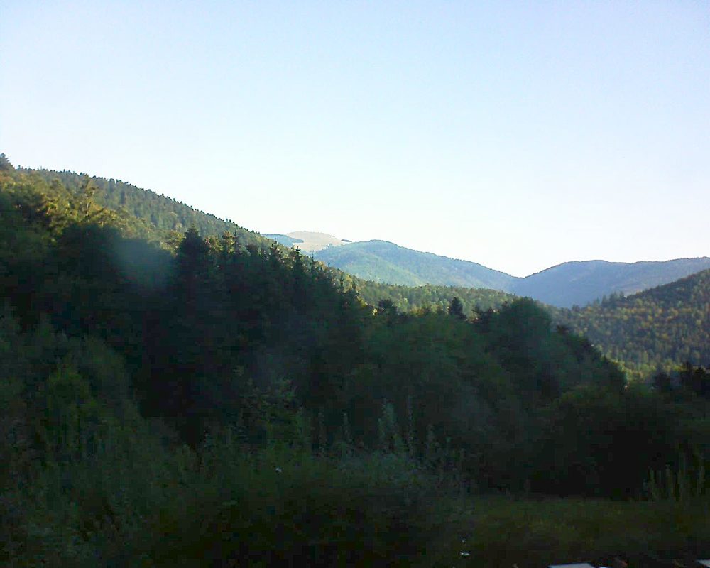 Le petit ballon vu depuis le Domaine Langmatt à Murbach le 15.09.2020 à 09:00 Le petit ballon (Alsace, Vosges) le 15.09.2020 à 09:00