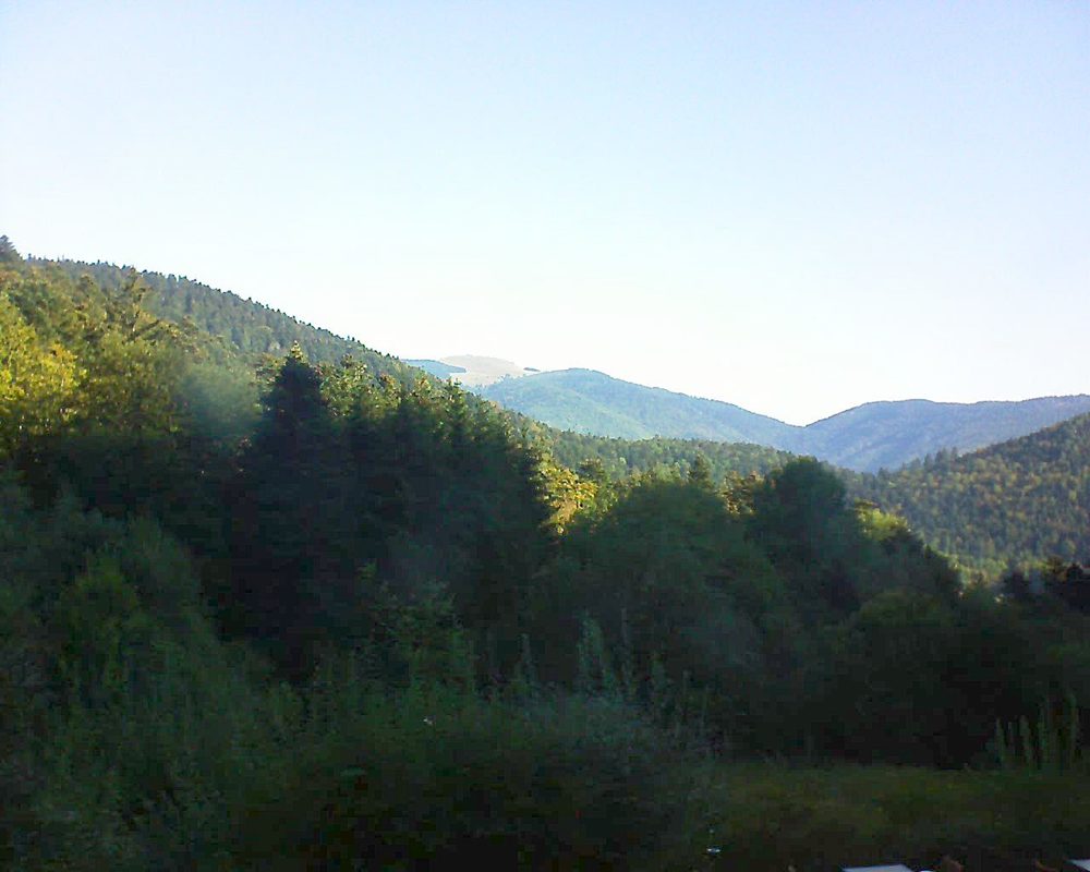 Le petit ballon vu depuis le Domaine Langmatt à Murbach le 15.09.2020 à 09:30 Le petit ballon (Alsace, Vosges) le 15.09.2020 à 09:30