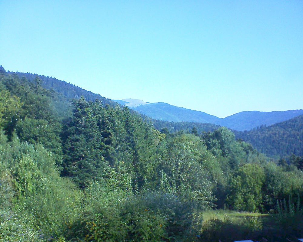 Le petit ballon vu depuis le Domaine Langmatt à Murbach le 15.09.2020 à 10:45 Le petit ballon (Alsace, Vosges) le 15.09.2020 à 10:45
