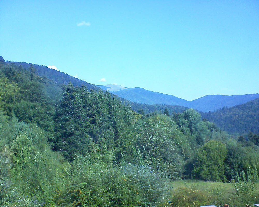 Le petit ballon vu depuis le Domaine Langmatt à Murbach le 15.09.2020 à 11:45 Le petit ballon (Alsace, Vosges) le 15.09.2020 à 11:45