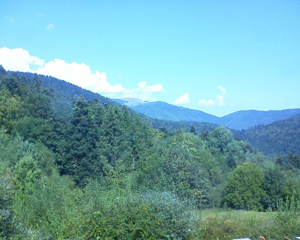 Le petit ballon vu depuis le Domaine Langmatt à Murbach le 15.09.2020 à 13:00 Le petit ballon (Alsace, Vosges) le 15.09.2020 à 13:00